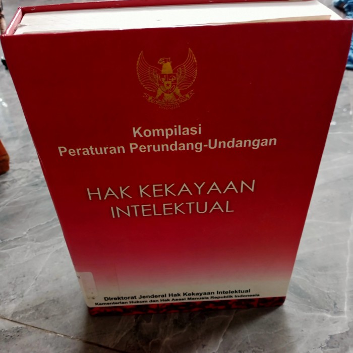 Cover KOMPILASI PERATURAN PERUNDANG-UNDANGAN / Direktorat Jendral Hak Kekayaan Intelektual