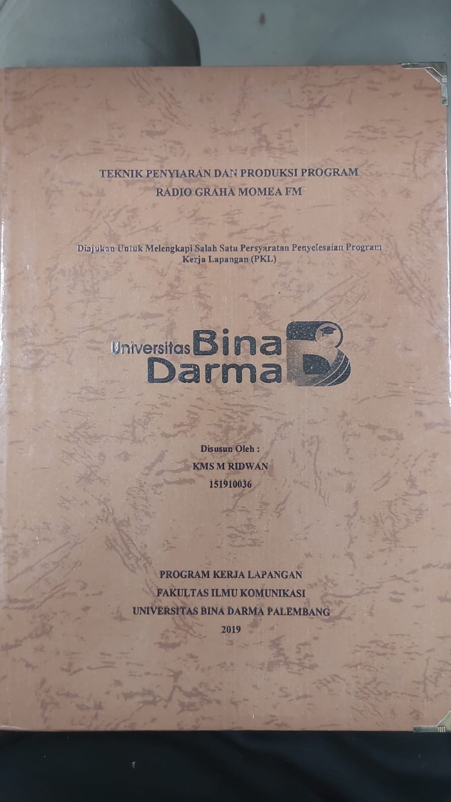 Cover TEKNIK PENYIARAN DAN PRODUKSI PROGRAM RADIO GRAHA MOMEAN FM / KMS M RIDWAN