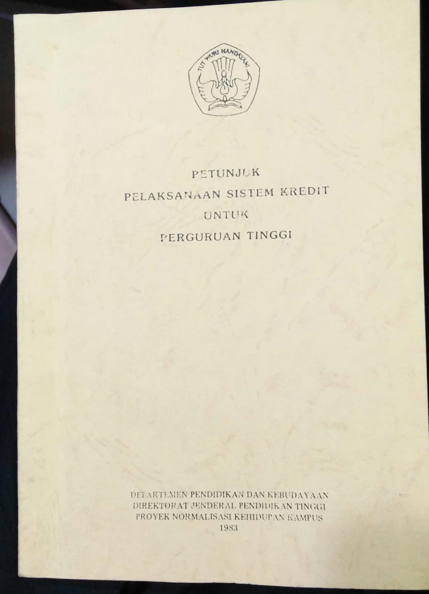 Cover PETUNJUK PELAKSANAAN SISTEM KREDIT UNTUK PERGURUAN TINGGI / Soejoto