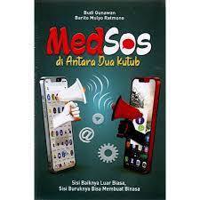 Cover MEDSOS :  Di Antara Dua Kutub / Budi Gunawan ; Barito Mulyo Ratmnono